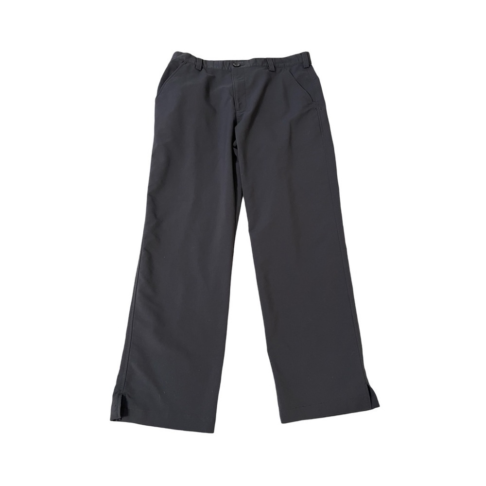 Under Armour Men’s black flat front pants.